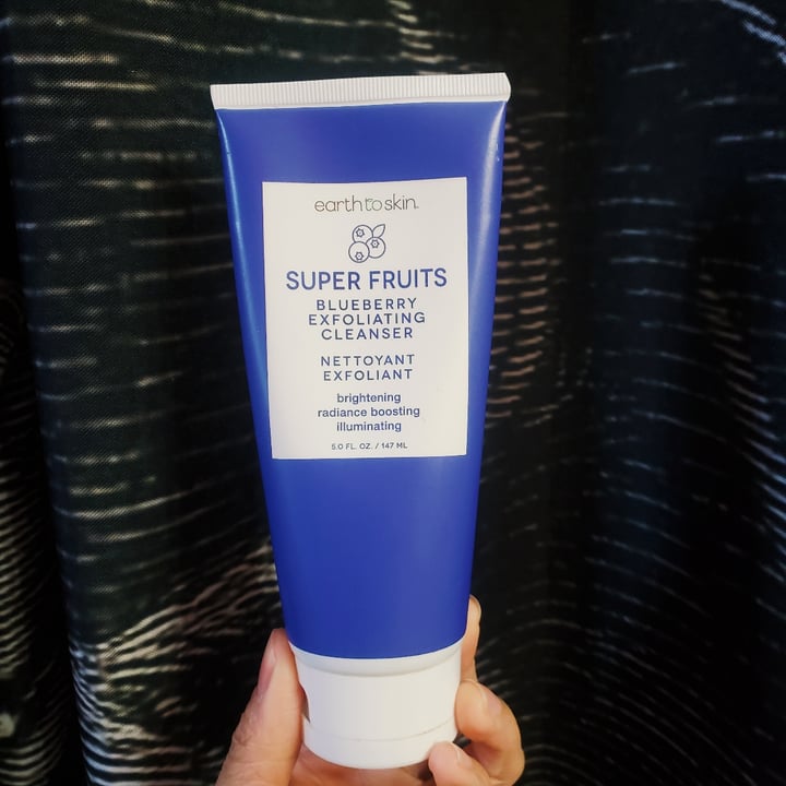 photo of Earth to skin Super Fruit Blueberry Exfoliating Cleanser shared by @emmathestrange on  27 Apr 2023 - review