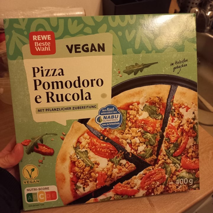 photo of REWE Beste Wahl Pizza pomodoro e rucola shared by @mpazechandi on  20 Mar 2023 - review