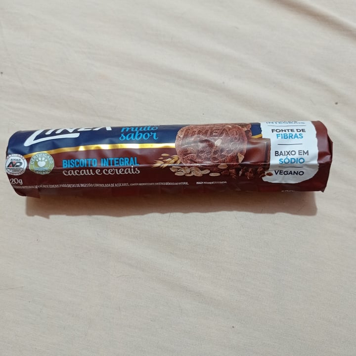 photo of Linea Biscoito Integral Cacau e Cereais shared by @mariahelena58 on  21 Mar 2023 - review
