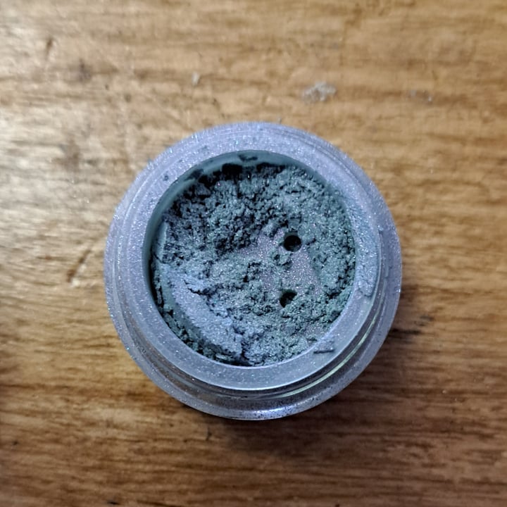 photo of Neve Cosmetics mineral eyeshadow Lavander Fields shared by @ilariapetri on  07 Mar 2023 - review