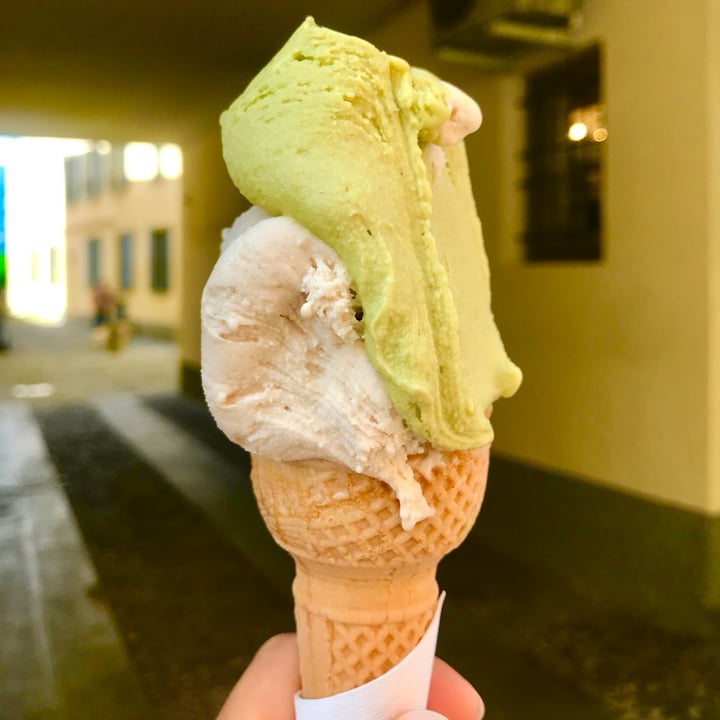 photo of La Mongolfiera Gelato Pistacchio E Nocciola Con Stevia shared by @lu-toso on  04 Jun 2023 - review