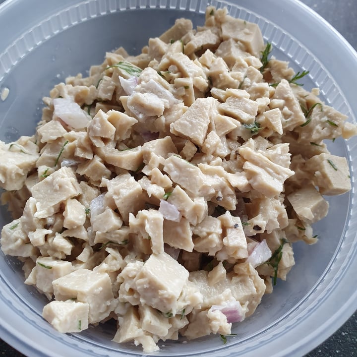 photo of Ben & Esther’s Vegan Delicatessen Chicken Salad shared by @anistavrou on  27 Feb 2023 - review