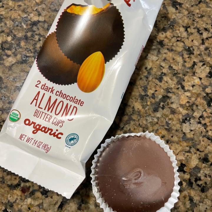 photo of Justin's 2 Dark Chocolate Almond Butter Cups shared by @karenasp on  08 Jan 2023 - review