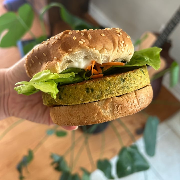 photo of Gardein Ultimate Falafel Burger shared by @littlecanadianvegan on  12 Jul 2023 - review