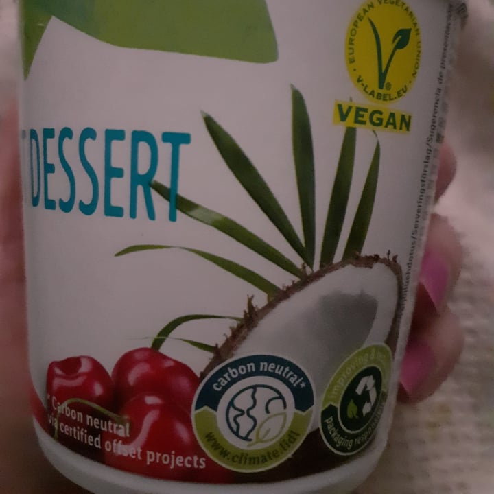 photo of Vemondo Yoghurt Cherry coconut shared by @anev on  08 Feb 2023 - review