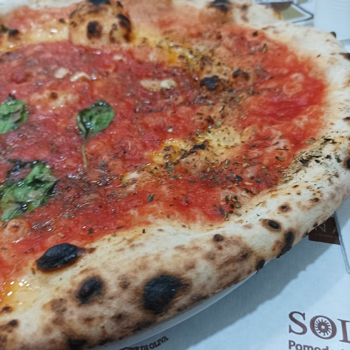 photo of L' Antica Pizzeria Da Michele Pizza Marinara shared by @zampaolo on  18 May 2023 - review