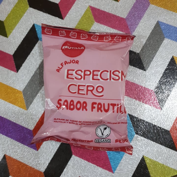 photo of especismo cero alfajor de frutilla shared by @aracelitamargo on  10 Jan 2023 - review
