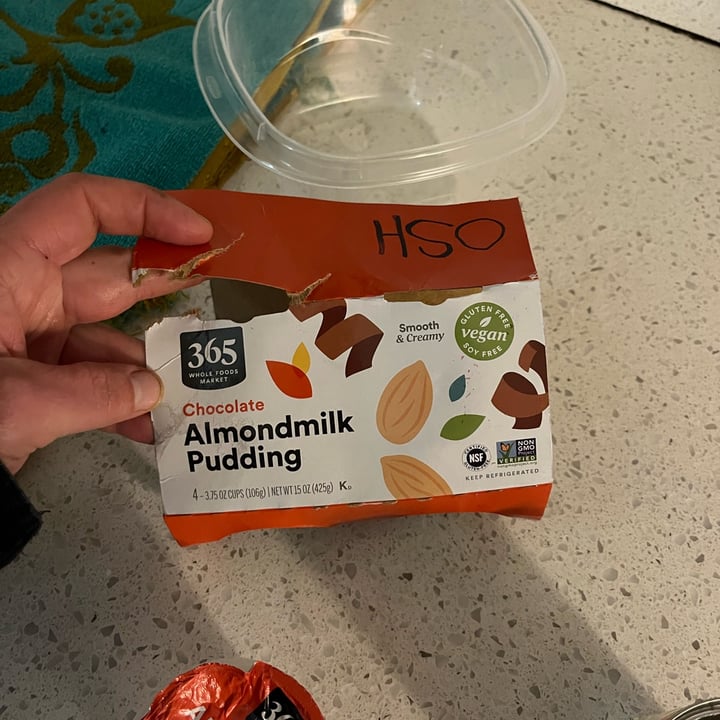 photo of 365 Whole Foods Market chocolate almond milk pudding shared by @oshmorethstorm on  10 Mar 2023 - review
