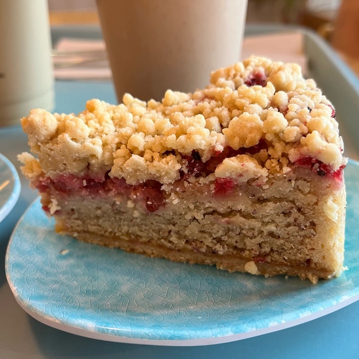 photo of Tolstoy - Plant-Based Eatery Ribisel Streuselkuchen shared by @ademarsi on  12 Aug 2023 - review