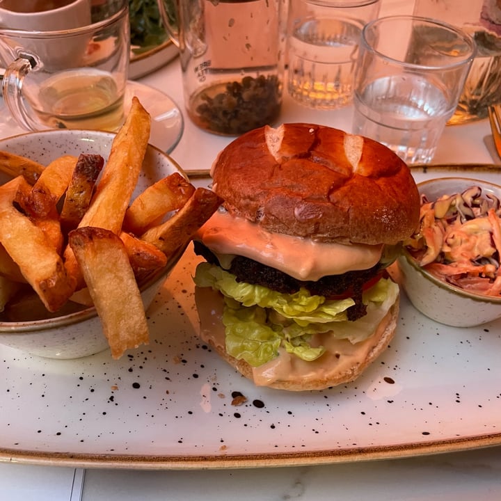 photo of TWELVE EATERY beet burger shared by @chrisj on  11 Aug 2023 - review