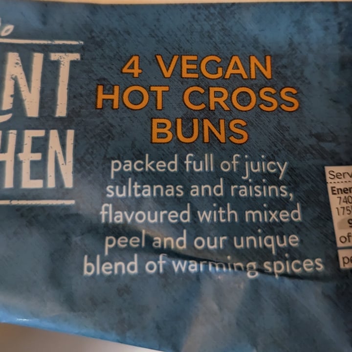 photo of Plant Kitchen (M&S) Vegan Fruited Luxury Hot Cross Buns shared by @jondread on  02 Mar 2023 - review