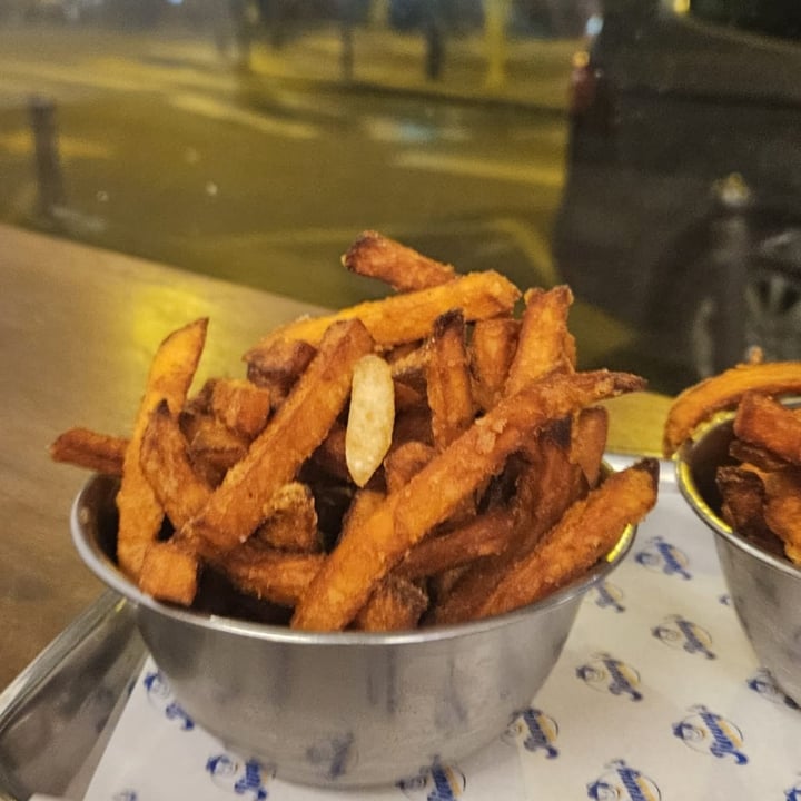 photo of Jimmy's street food Paris sweet potato fries shared by @chiaraclaire on  23 Apr 2023 - review