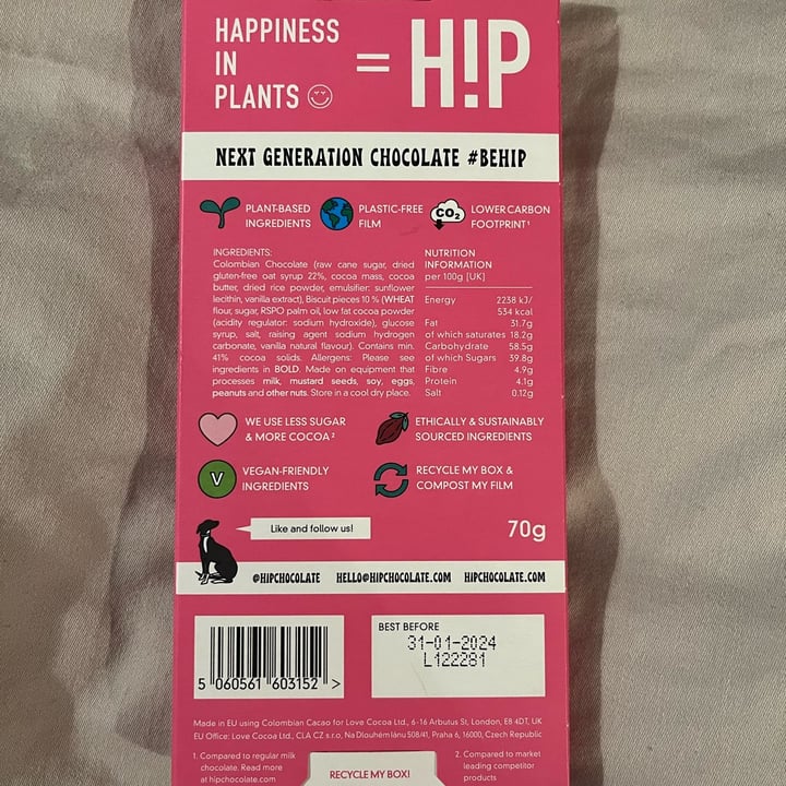 photo of HIP (H!P) Cookies No Cream Oat M!lk Chocolate Bar shared by @ameriamber on  11 May 2023 - review