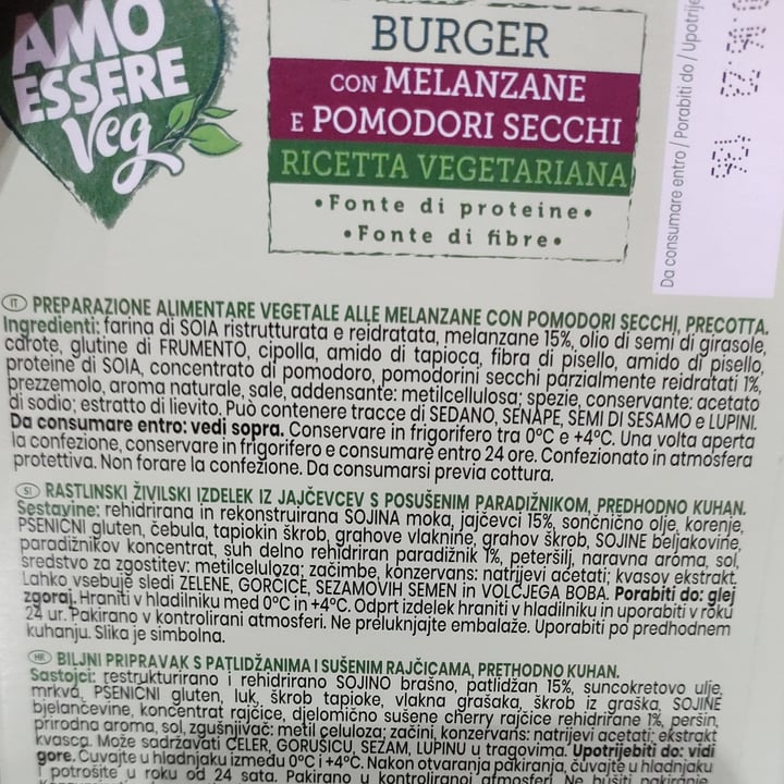 photo of Amo Essere Veg burger con melanzane e pomodori secchi shared by @joellevd on  28 Jun 2023 - review