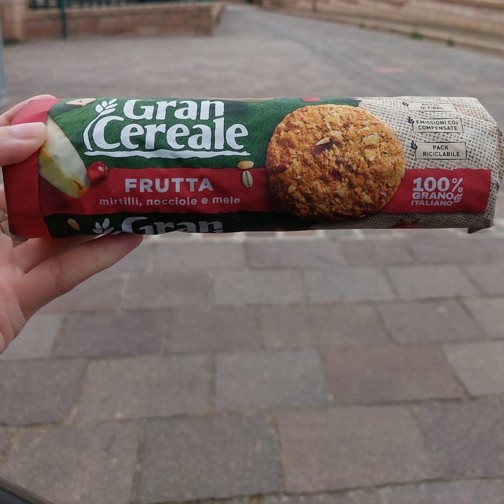 photo of Gran Cereale Biscotti con mirtilli nocciole mele shared by @sofbntz on  14 May 2023 - review
