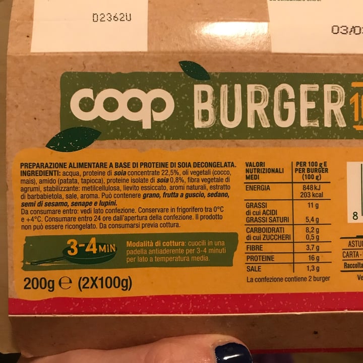 photo of Coop Burger 100% Vegetale shared by @laurafalc92 on  19 Feb 2023 - review