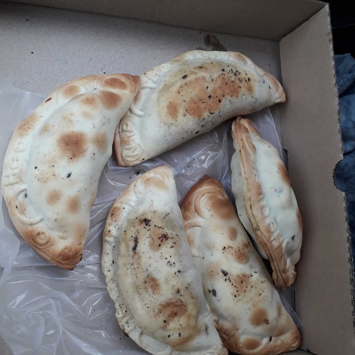 photo of Heaven (Delivery and Take-away) Empanada De Jamon Y Queso shared by @vaninadls on  24 Apr 2023 - review