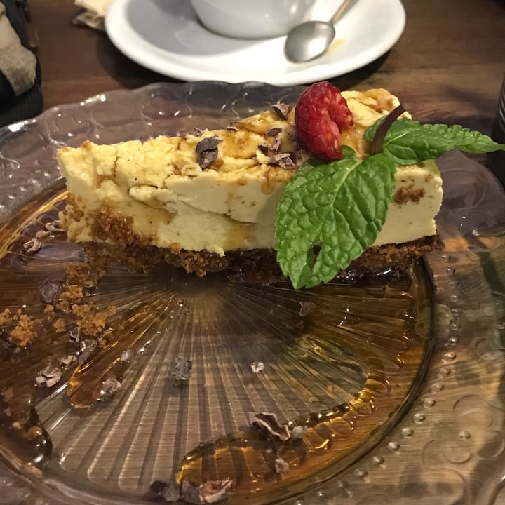 photo of Equilibrium Cafè Brvnch&Coffee cheesecake shared by @elenamg2000 on  19 May 2023 - review