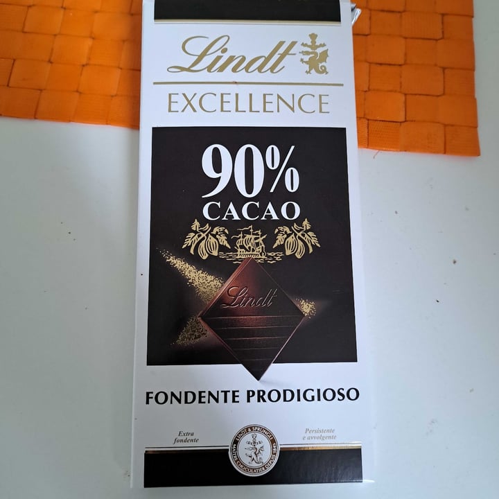 photo of Lindt 90% Dark Chocolate shared by @beapoppi on  03 Mar 2023 - review