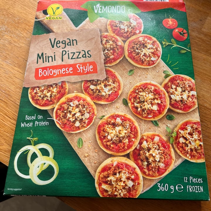 photo of Vemondo Vegan Mini Pizzas Bolognese Style shared by @hypnicol on  05 Feb 2023 - review