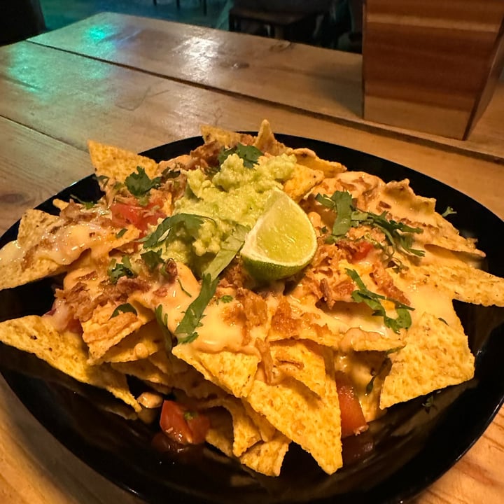 photo of Plant Base Nachos e guacamole shared by @lenazwo on  10 Jul 2023 - review