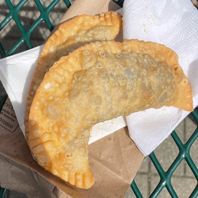 Photo of the dish “Yaroa Empanada”