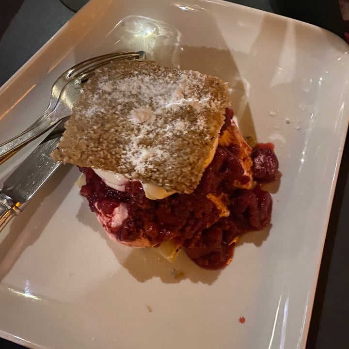 photo of Botanica Lab Cucina Dolce del giorno con farine integrali, e zucchero di canna / Baked sweets: sweet of the day made with wholegrain flour and cane sugar shared by @kesidb on  08 Jun 2023 - review