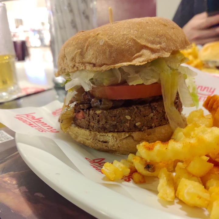 photo of Johnny Rockets Avocado vegan shared by @vancorreasic on  23 Mar 2023 - review