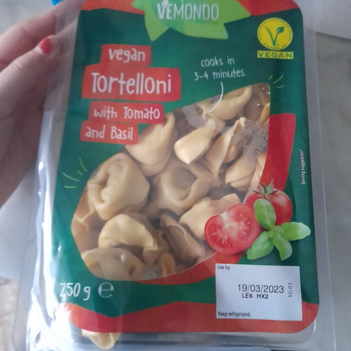 photo of Vemondo Tortelloni con pomodoro e basilico shared by @yeonjunwi on  26 Jan 2023 - review