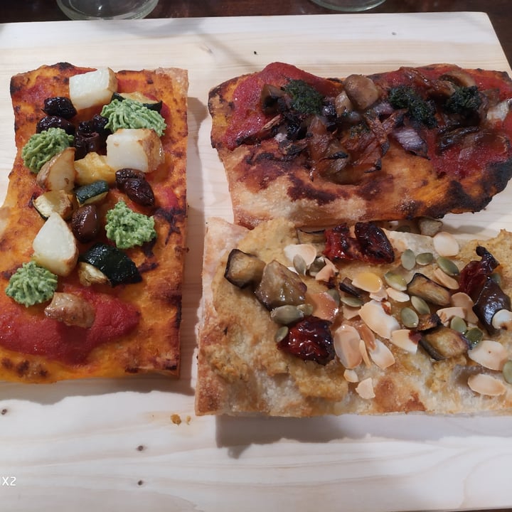 photo of Dulcamara Vegan Bakery & Bistrot Pizza night shared by @benedettatinti on  29 Apr 2023 - review