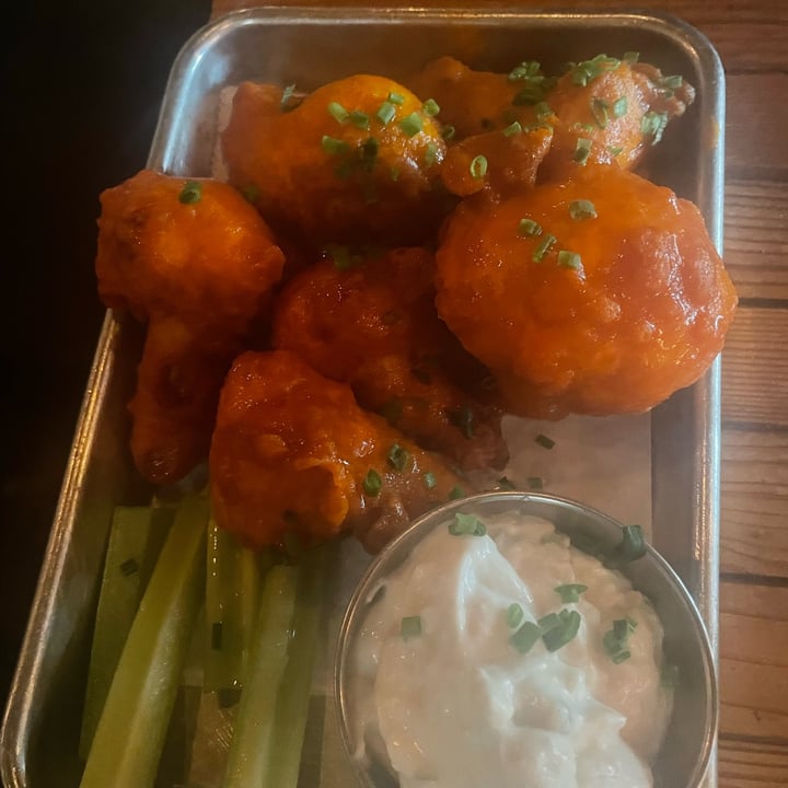 photo of The Beer Plant Buffalo Cauliflower Wings shared by @yvegan80 on  26 Jan 2023 - review