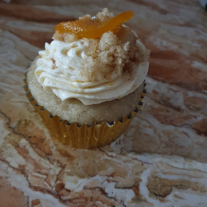 photo of Rudy's Gourmet Pizza vegan cupcake shared by @anistavrou on  14 Feb 2023 - review