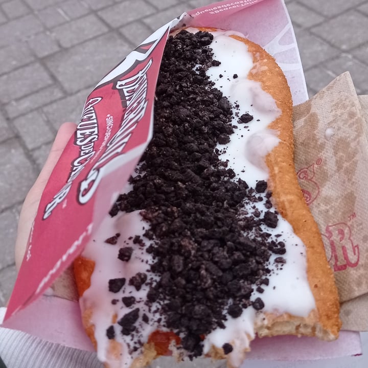 photo of BeaverTails Cookies & cream shared by @aerin on  07 Feb 2023 - review