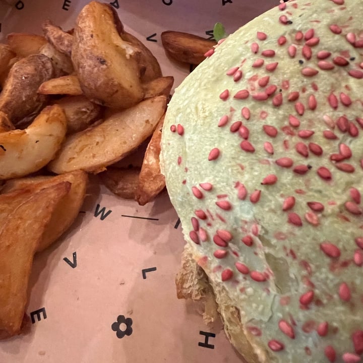 photo of Flower Burger Elf Burger shared by @fsc on  22 Jan 2023 - review