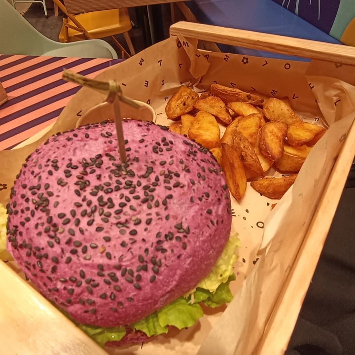 photo of Flower Burger Flower Burger shared by @lasimo on  02 Apr 2023 - review