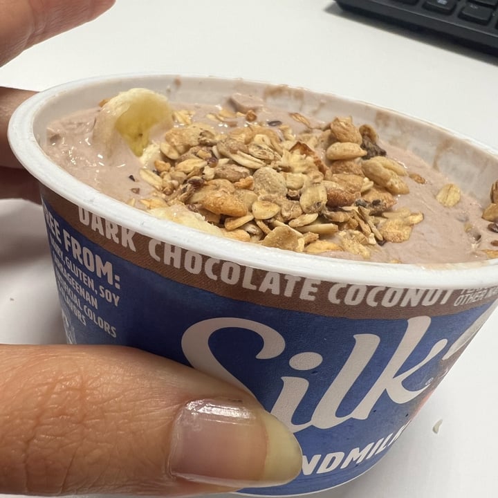 photo of Silk Almondmilk Coconut Chocolate Yogurt Alternative shared by @deboramora on  07 Aug 2023 - review