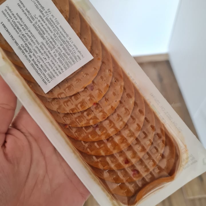 photo of Wheaty vegan salami slices shared by @kava-i-trava on  25 Apr 2023 - review