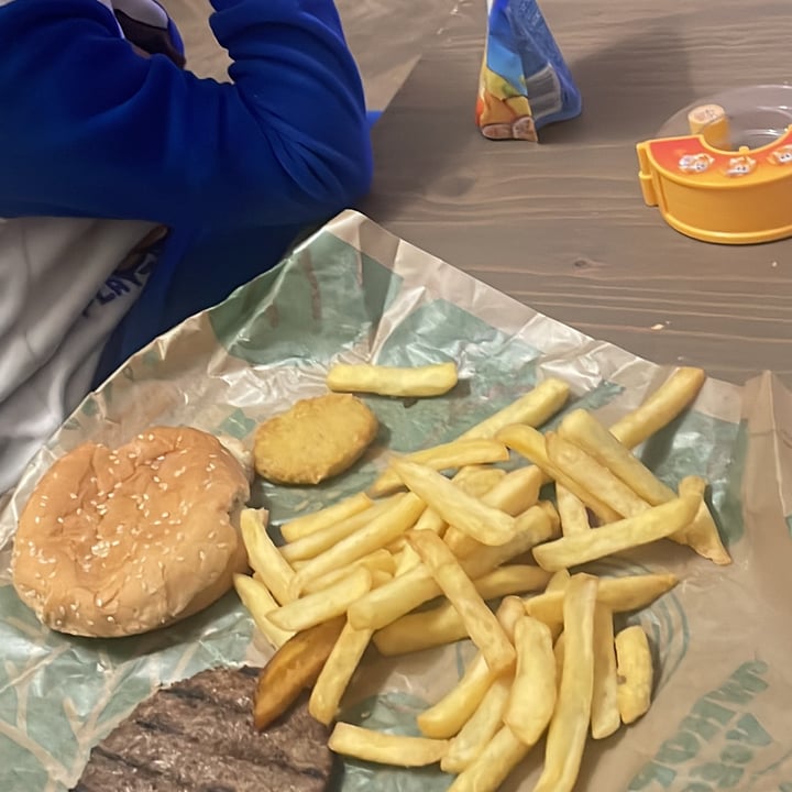 photo of Burger King Menu Infantil shared by @sindhu on  24 Jan 2023 - review