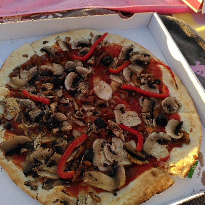 photo of Benvenuti al sud pizza ortolana veganizada shared by @walkabout-veg on  03 Jul 2023 - review