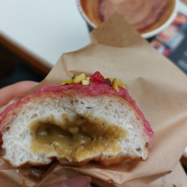 photo of Crosstown Marylebone - Vegan Doughnuts & Coffee Pistachio & Raspberry shared by @avsimona on  07 Jan 2023 - review