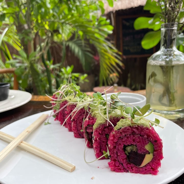 photo of Raw Love Pink Vegan Sushi shared by @tam-florentine on  18 May 2023 - review