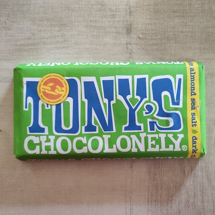 photo of Tony’s Chocolonely Dark Almond Sea Salt 51% shared by @niklabelloli1 on  02 May 2023 - review