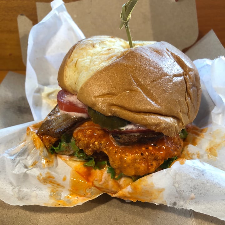 photo of Bubbie's Plant Burgers at Plant Food Lab Buffalo Fried Chick'n shared by @trentmorton on  30 Dec 2022 - review