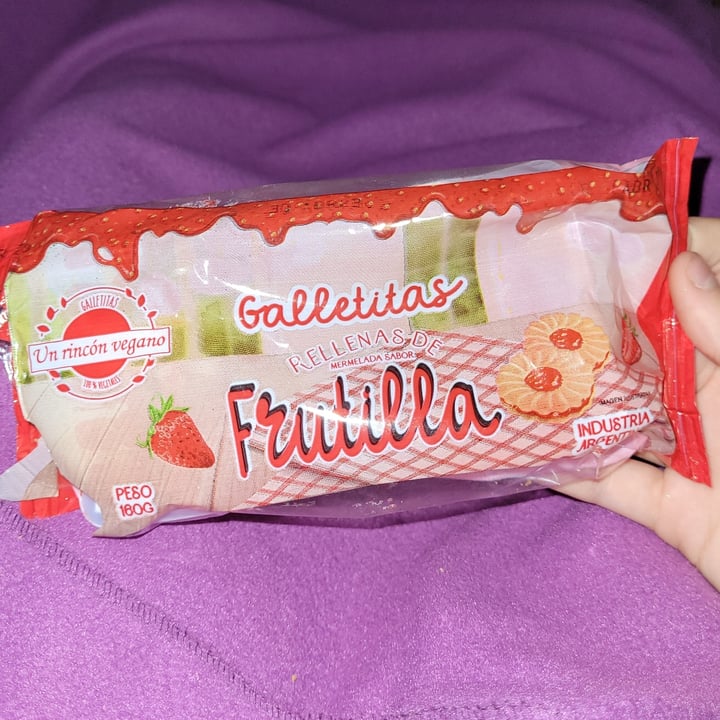 photo of Un Rincón Vegano Galletitas Rellenas De Frutilla shared by @vedevegan on  13 Feb 2023 - review