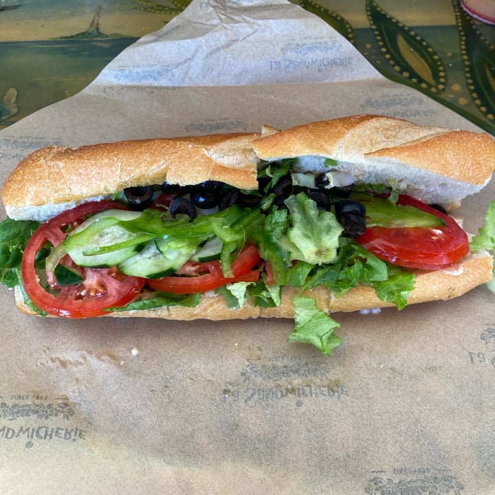 photo of La Sandwicherie Miami Beach Vegan Hummus Sandwich shared by @feliciam on  26 Feb 2023 - review