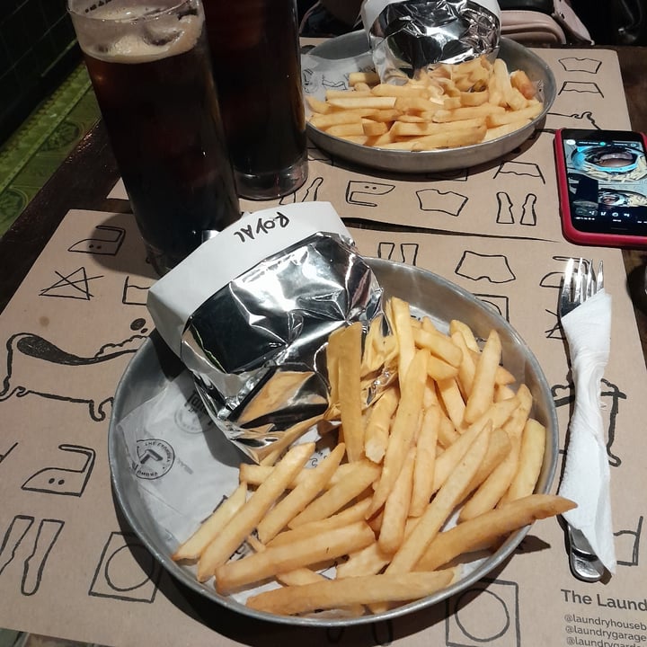 photo of The Laundry Garage Hamburguesa royal shared by @candemagali on  03 Aug 2023 - review