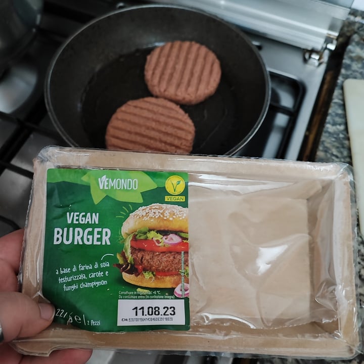 photo of Vemondo Vegan Burger shared by @effeesse on  06 Aug 2023 - review