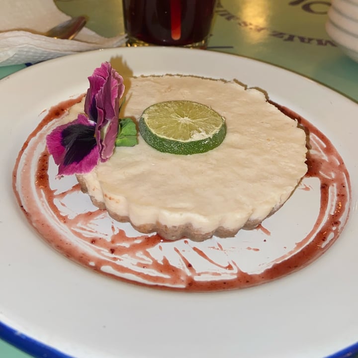 photo of Groovy's Taquería Vegana pastel de limon shared by @ilse on  09 Mar 2023 - review