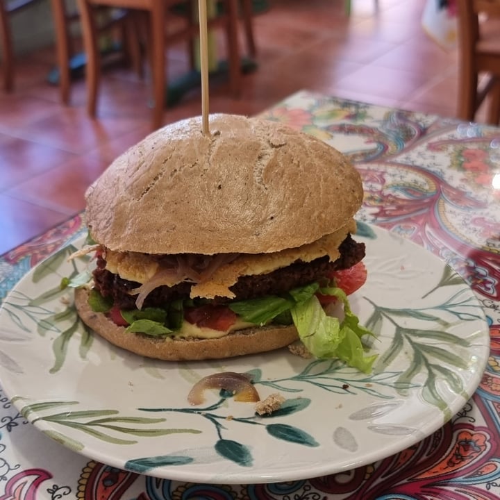 photo of LA MARMITA VERDE DEL MUNDO VEGETAL xori burger shared by @mariencd on  13 May 2023 - review