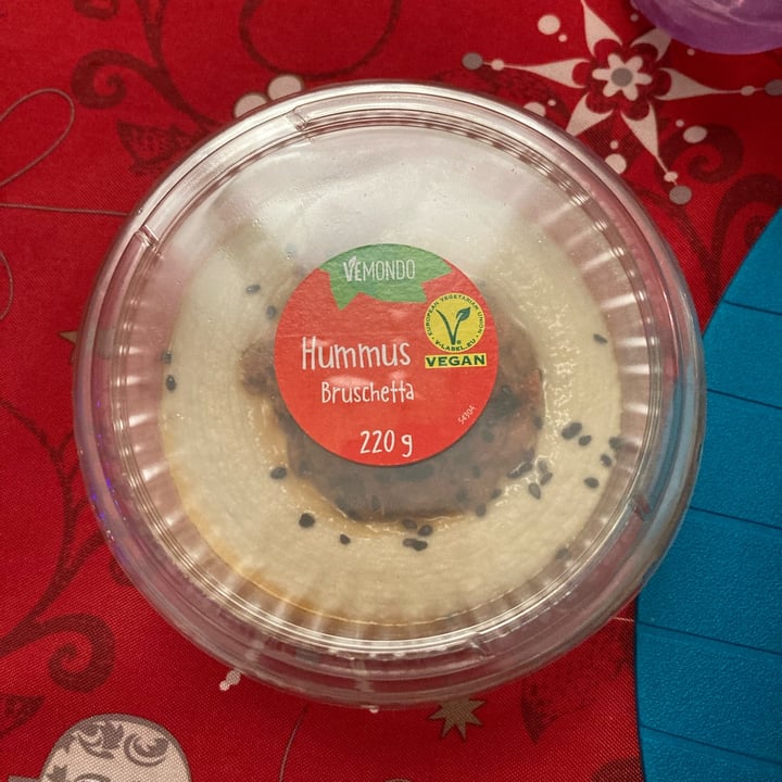 photo of Vemondo Hummus bruschetta shared by @giadasha on  07 Jan 2023 - review